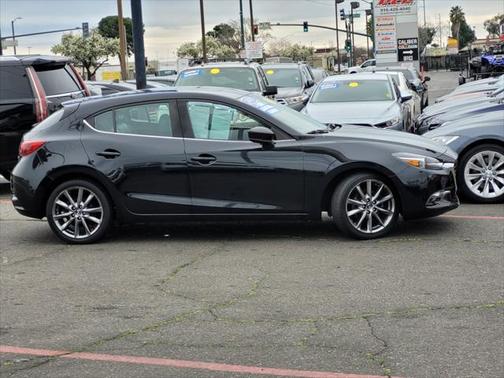 2018 Mazda Mazda3 Grand Touring