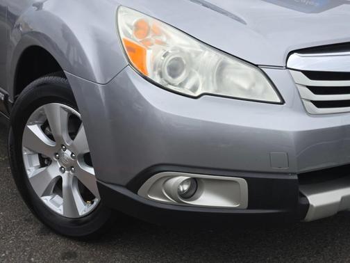 2010 Subaru Outback 3.6R Premium