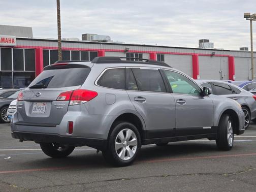 2010 Subaru Outback 3.6R Premium