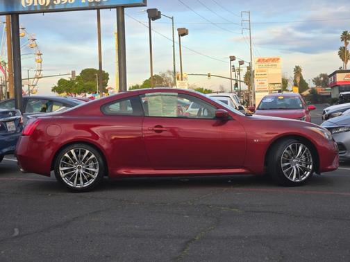 2014 INFINITI Q60 Journey