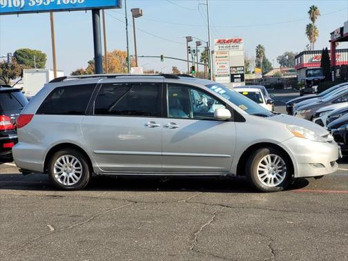 2008 Toyota Sienna XLE