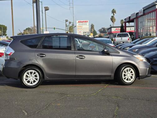 2014 Toyota Prius v Two