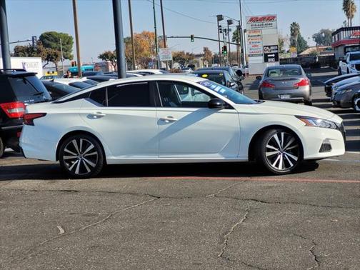 2020 Nissan Altima SR FWD