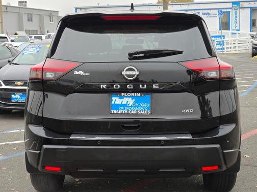 2025 Nissan Rogue SV