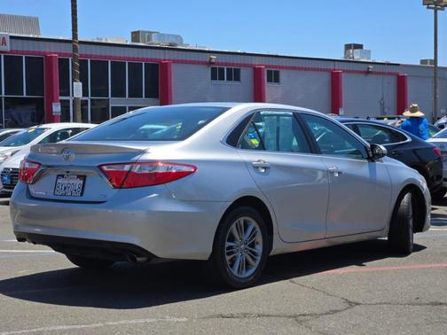 2017 Toyota Camry SE