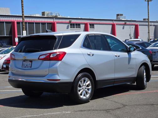 Silver Ice Metallic 2019 Chevrolet Equinox 1LT