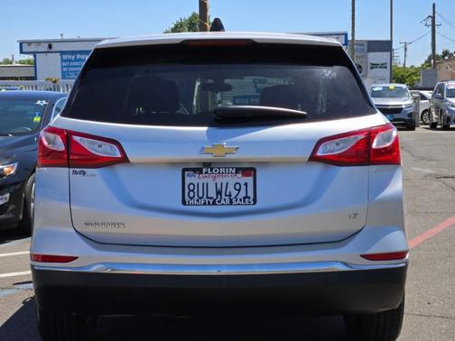 Silver Ice Metallic 2019 Chevrolet Equinox 1LT