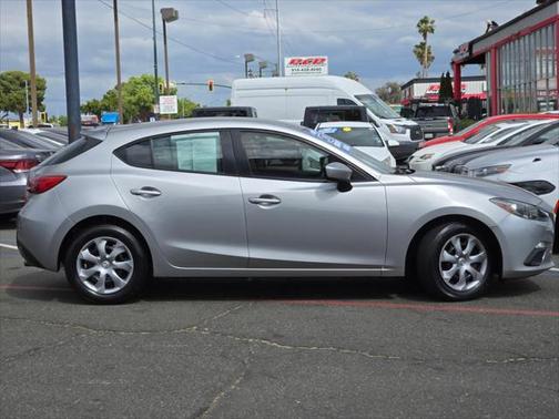 2015 Mazda Mazda3 i Sport