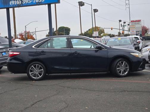 2015 Toyota Camry SE