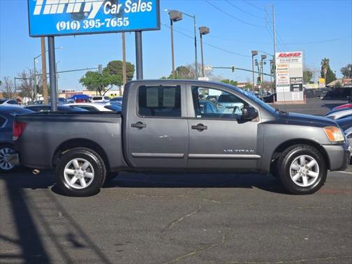 2012 Nissan Titan SV