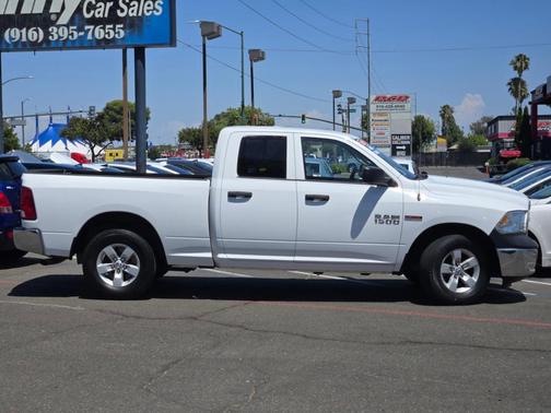 Bright White Clearcoat 2018 RAM 1500 ST