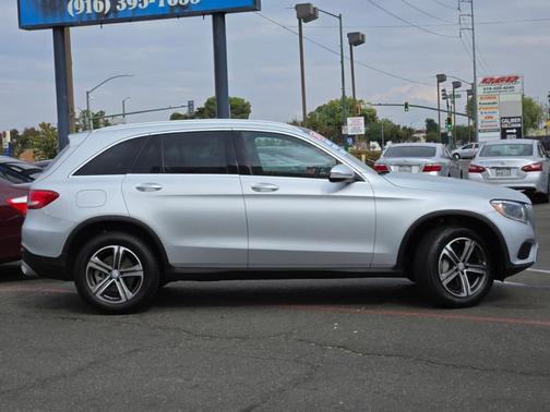 2017 Mercedes-Benz GLC 300 Base 4MATIC