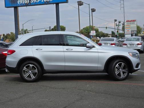 2017 Mercedes-Benz GLC 300 Base 4MATIC