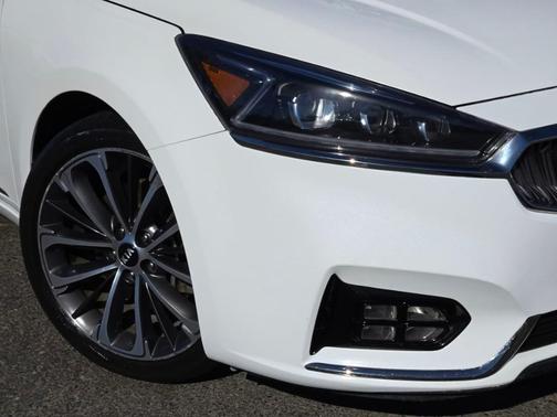 2018 Kia Cadenza Technology
