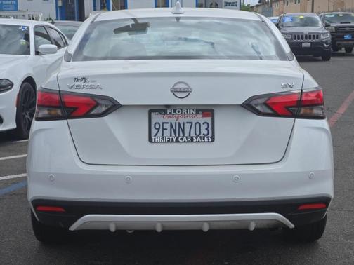 2023 Nissan Versa 1.6 SV