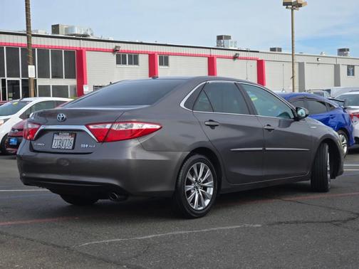2016 Toyota Camry Hybrid XLE