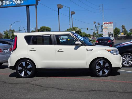 Cloud 9 White 2015 Kia Soul !