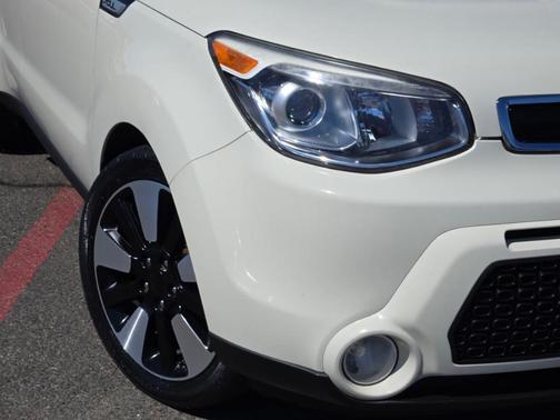 Cloud 9 White 2015 Kia Soul !