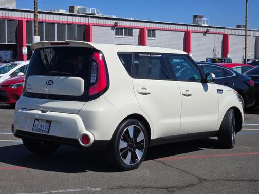 Cloud 9 White 2015 Kia Soul !