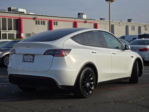 2020 Tesla Model Y Long Range