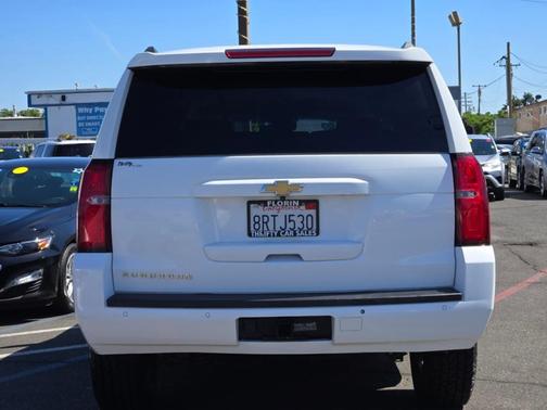 Summit White 2019 Chevrolet Suburban LT
