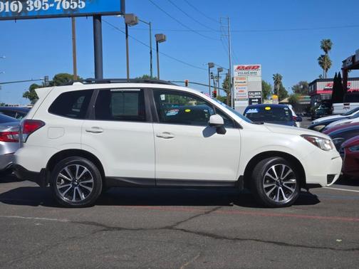 Crystal White Pearl 2018 Subaru Forester 2.0XT Premium