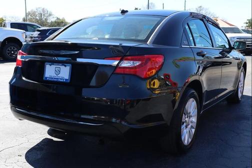 2011 Chrysler 200 LX