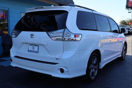2018 Toyota Sienna SE