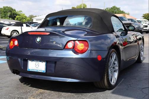 Alpine White 2004 BMW Z4 3.0i
