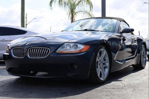 Alpine White 2004 BMW Z4 3.0i