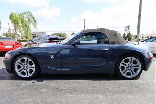 Alpine White 2004 BMW Z4 3.0i