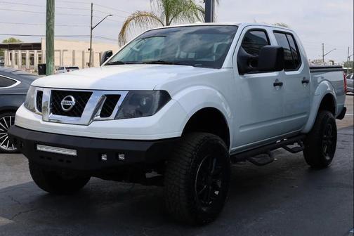 Glacier White 2017 Nissan Frontier SV