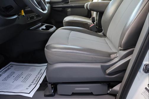 2020 Nissan NV Passenger NV3500 HD S V6