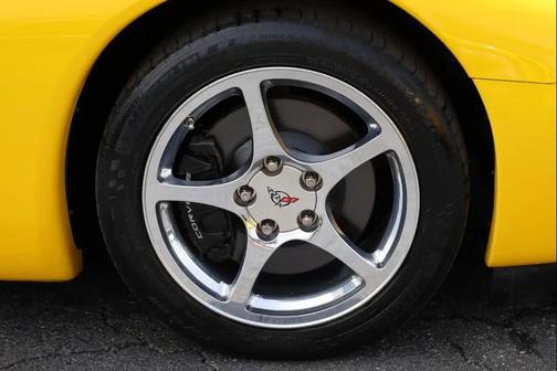 Millennium Yellow 2004 Chevrolet Corvette Base