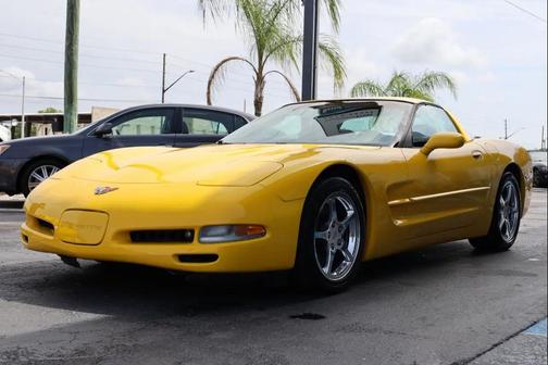 Millennium Yellow 2004 Chevrolet Corvette Base
