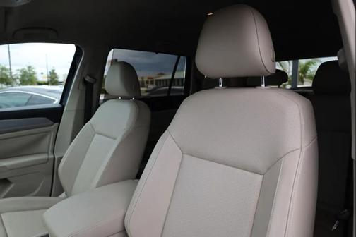 Deep Black Pearl 2019 Volkswagen Atlas 2.0T SE