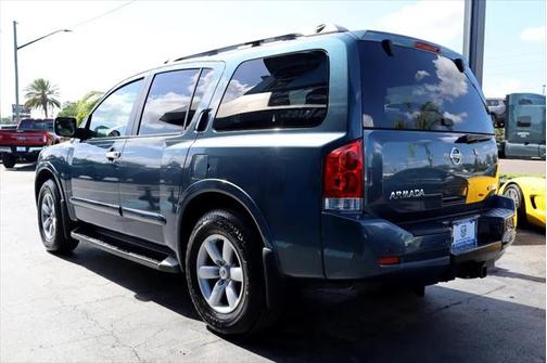 2013 Nissan Armada SV