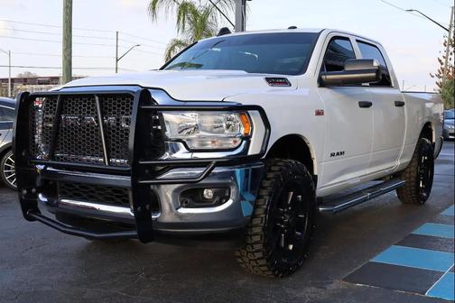 2019 RAM 2500 Tradesman Crew Cab 4x2 6'4' Box