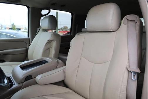 2004 Chevrolet Suburban 1500 LT