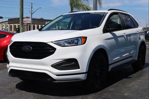 Oxford White 2022 Ford Edge SE