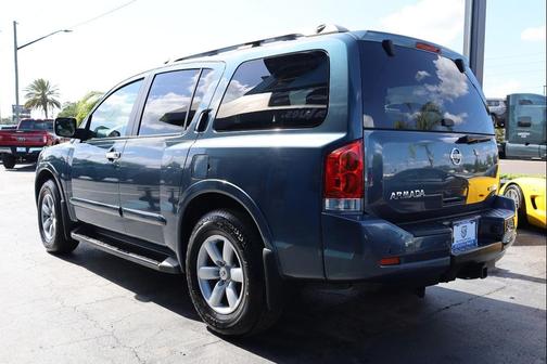 2013 Nissan Armada SV
