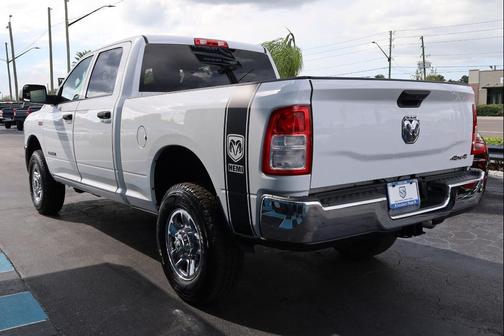 2020 RAM 2500 Tradesman Crew Cab 4X4 6'4' Box