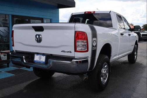 2020 RAM 2500 Tradesman Crew Cab 4X4 6'4' Box