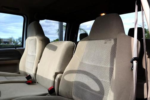 2004 Ford F-350 XL Crew Cab