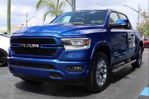 Blue Streak Pearlcoat 2019 RAM 1500 Laramie