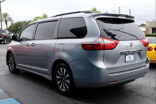 2018 Toyota Sienna Limited Premium