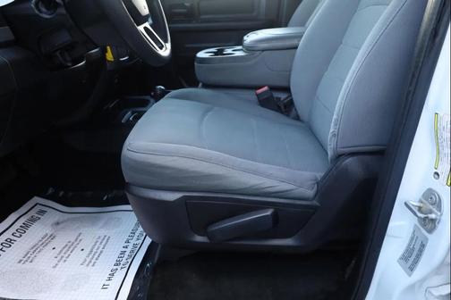 2017 RAM 3500 Tradesman Crew Cab 4x4 6'4' Box