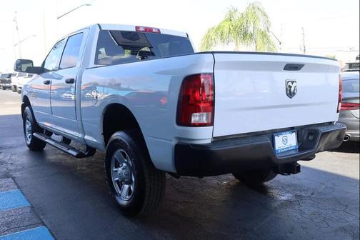 2017 RAM 3500 Tradesman Crew Cab 4x4 6'4' Box