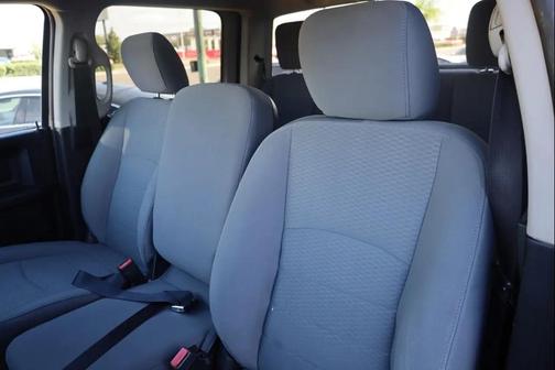 2017 RAM 3500 Tradesman Crew Cab 4x4 6'4' Box