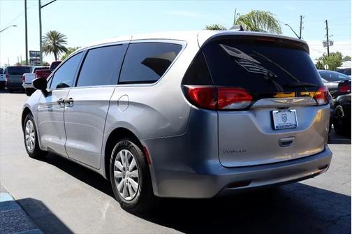 2020 Chrysler Voyager L